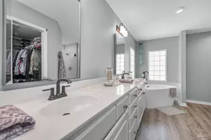 8905 Binnacle Ct, Navarre, FL 32566 - Photo 13