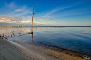 8905 Binnacle Ct, Navarre, FL 32566 - Photo 49