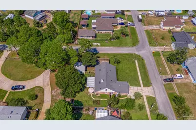 2345 Prytania Cir, Navarre, FL 32566 - Photo 3