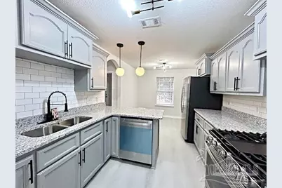 888 Maple Woods Cir, Pensacola, FL 32534 - Photo 11