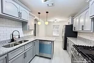 888 Maple Woods Cir, Pensacola, FL 32534 - Photo 11