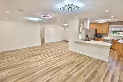 3795 Summer Dr, Pensacola, FL 32504 - Photo 3