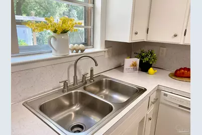 6190 Arbutus Dr, Pensacola, FL 32504 - Photo 13