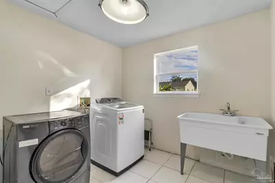 327 Gibbs Rd, Pensacola, FL 32507 - Photo 29