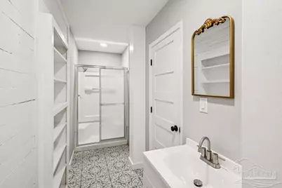 600 E Jackson St, Pensacola, FL 32501 - Photo 7