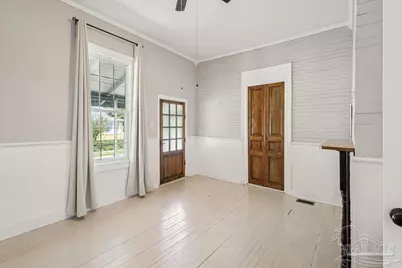 600 E Jackson St, Pensacola, FL 32501 - Photo 11