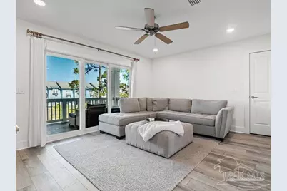 16104 Innerarity Pt Rd, Pensacola, FL 32507 - Photo 9