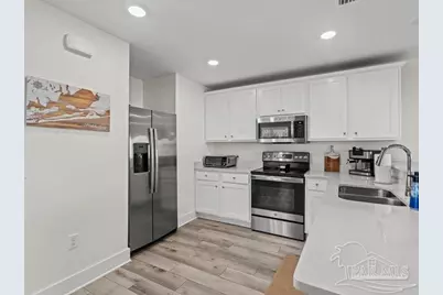 16104 Innerarity Pt Rd, Pensacola, FL 32507 - Photo 11