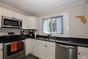 415 E Jordan St, Pensacola, FL 32503 - Photo 13