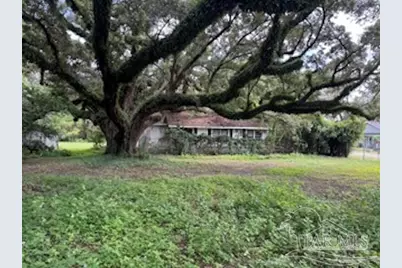 1300 N W St, Pensacola, FL 32505 - Photo 3