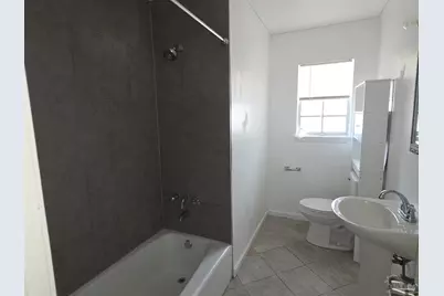 4304 Bishop St, Pensacola, FL 32503 - Photo 5