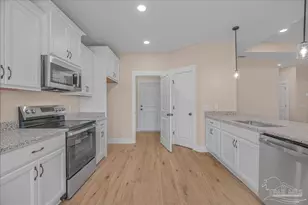 7721 Piper Cir, Milton, FL 32583 - Photo 19