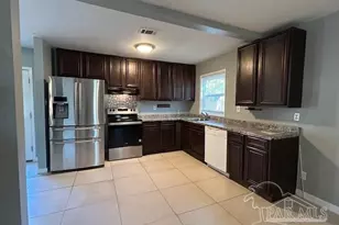 7704 W Gadsden St, Pensacola, FL 32506 - Photo 5