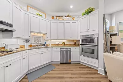 217 W Jackson St #12, Pensacola, FL 32501 - Photo 5