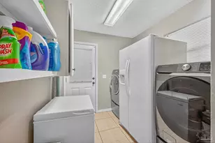2379 Edgewood Dr, Navarre, FL 32566 - Photo 25