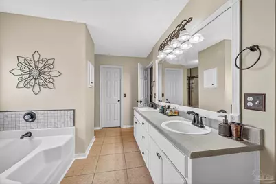 2379 Edgewood Dr, Navarre, FL 32566 - Photo 41