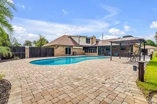 6912 Kitty Hawk Dr, Pensacola, FL 32506 - Photo 9