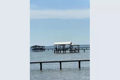 1045 Oyster Bay Dr, Milton, FL 32583 - Photo 1