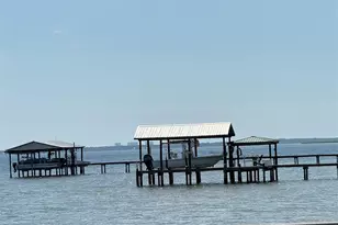 1045 Oyster Bay Dr, Milton, FL 32583 - Photo 1