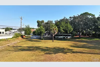 610 S Old Corry Field Rd, Pensacola, FL 32507 - Photo 15