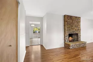 6127 Cherokee Dr, Milton, FL 32570 - Photo 5