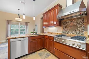 1011 Bucyrus Ln, Cantonment, FL 32533 - Photo 5