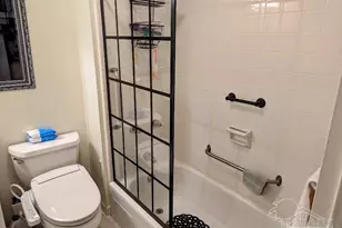 825 Bayshore Dr, Pensacola, FL 32507 - Photo 15