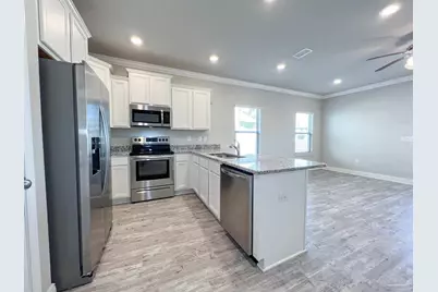 300 S F St, Pensacola, FL 32502 - Photo 3