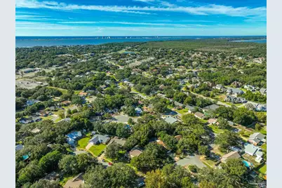 2703 Sanibel Pl, Gulf Breeze, FL 32563 - Photo 9