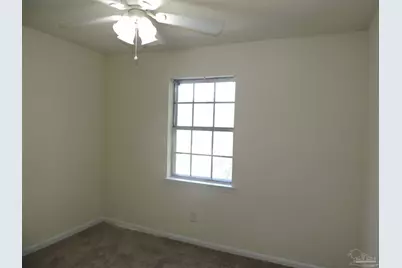 728 N Fairfield Dr, Pensacola, FL 32506 - Photo 9