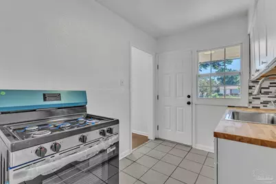 811 W Jordan St, Pensacola, FL 32501 - Photo 9