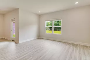 8021 Fir Tree Dr, Milton, FL 32583 - Photo 5