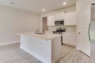 8021 Fir Tree Dr, Milton, FL 32583 - Photo 9