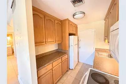 825 Bayshore Dr #205, Pensacola, FL 32507 - Photo 5