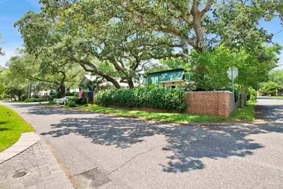 704 Bayshore Dr, Pensacola, FL 32507 - Photo 53