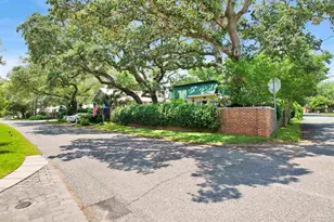 704 Bayshore Dr, Pensacola, FL 32507 - Photo 53