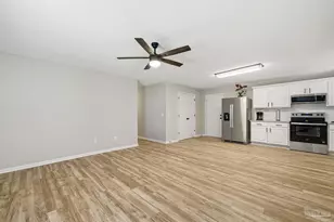 8801 Camshire Cir, Pensacola, FL 32507 - Photo 7