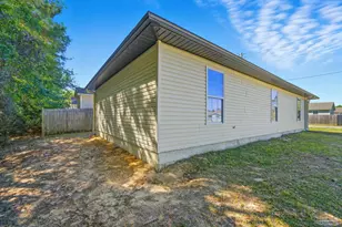 8801 Camshire Cir, Pensacola, FL 32507 - Photo 13