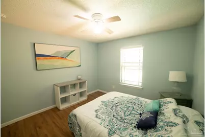 2305 Salamanca St, Navarre, FL 32566 - Photo 9