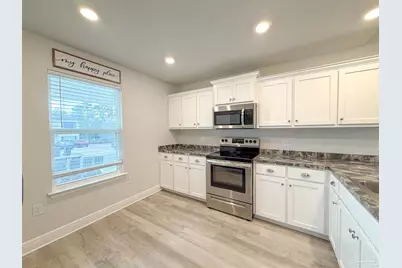 392 Hilburn Ln, Pensacola, FL 32504 - Photo 7