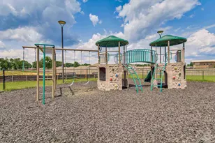 3996 Pendragon Cir, Milton, FL 32583 - Photo 3