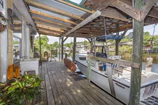 1611 Luzon Ln, Gulf Breeze, FL 32563 - Photo 9