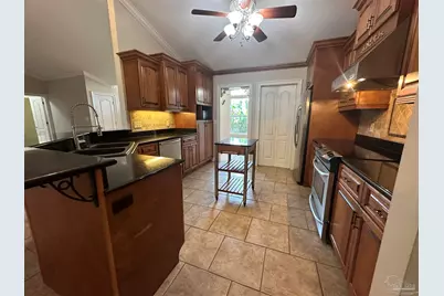 1611 Luzon Ln, Gulf Breeze, FL 32563 - Photo 17