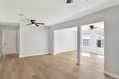 21 N Harris St, Pensacola, FL 32507 - Photo 9