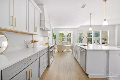 5751 Dunbar Cir, Milton, FL 32583 - Photo 7