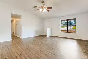 6718 Bellview Pines Rd, Pensacola, FL 32526 - Photo 11