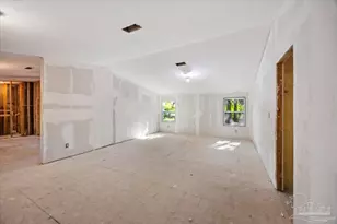 5127 Lake End Dr, Milton, FL 32583 - Photo 5