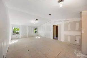 5127 Lake End Dr, Milton, FL 32583 - Photo 11