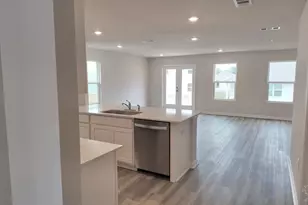 8043 Fox Hunt Dr, Milton, FL 32583 - Photo 5