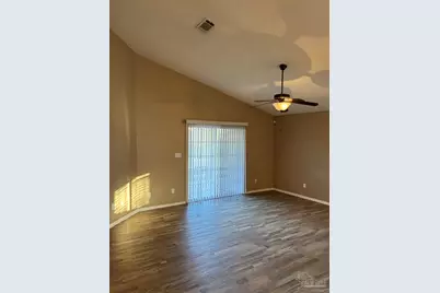 724 Hanley Downs Dr, Cantonment, FL 32533 - Photo 3